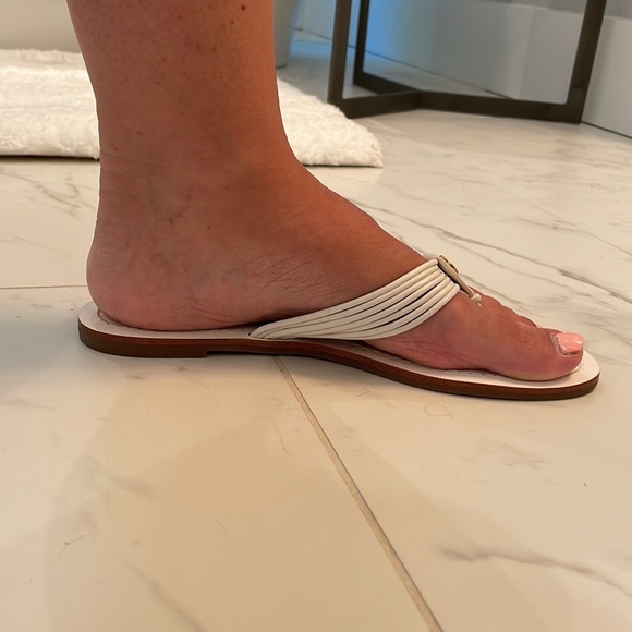 NWT Tory Burch White Leather Thong Sandal/Flip Flop 🩴 Size 7 - with Box - Picture 2 of 13